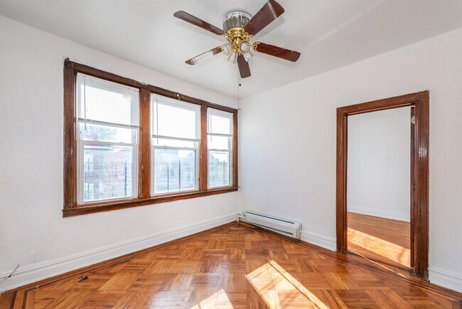 Building Photo - 46 Spruce St