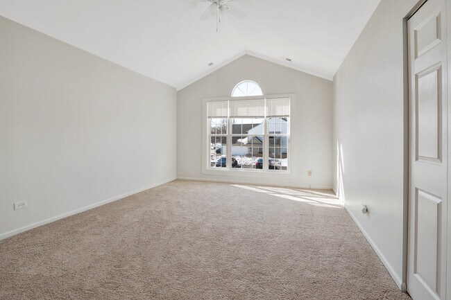 Building Photo - 450 Bridle Trail