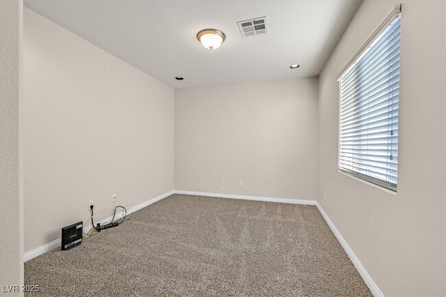Building Photo - 609 Doubleshot Ln