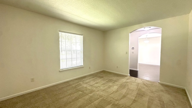 Building Photo - 86134 Venetian Ave