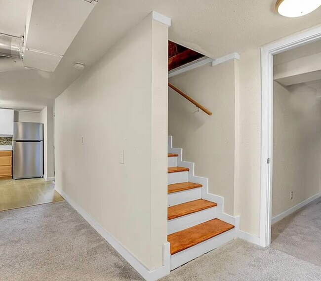 Building Photo - 10701 N Pershing St