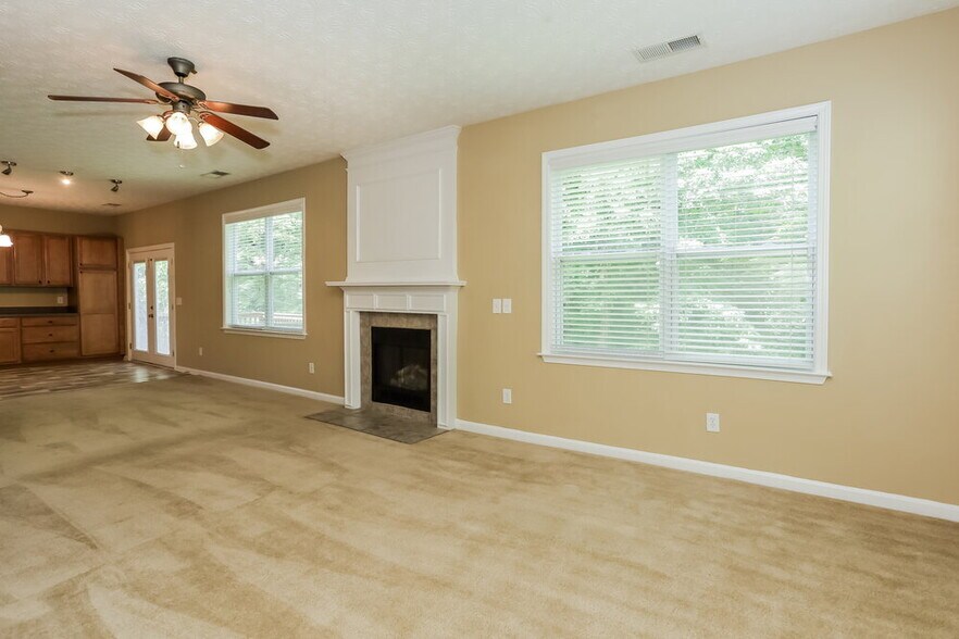 Building Photo - 934 Mill Creek Ave