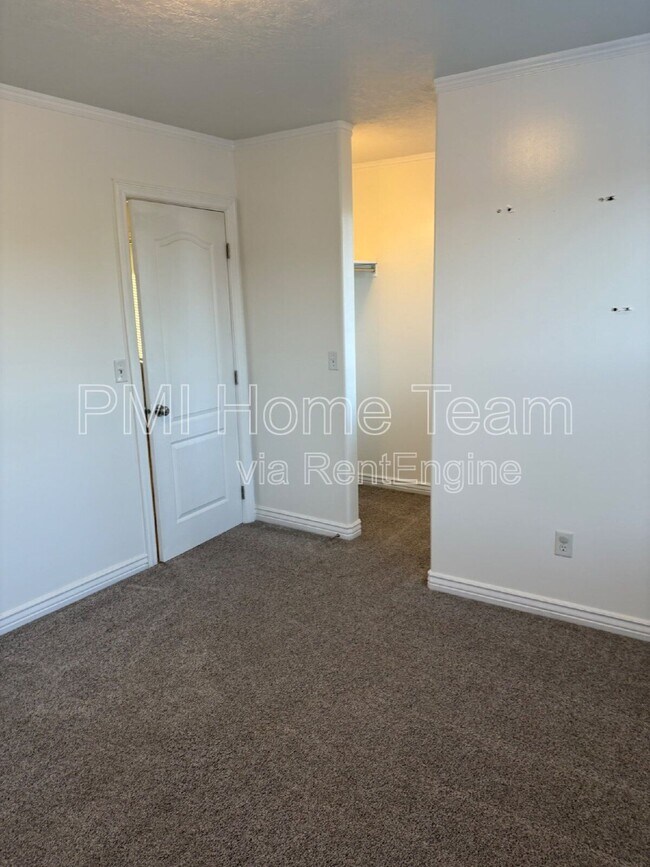 Building Photo - 2191 Loch Lomond Dr