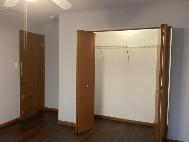 Building Photo - 27450 W Fawn Lake Ct