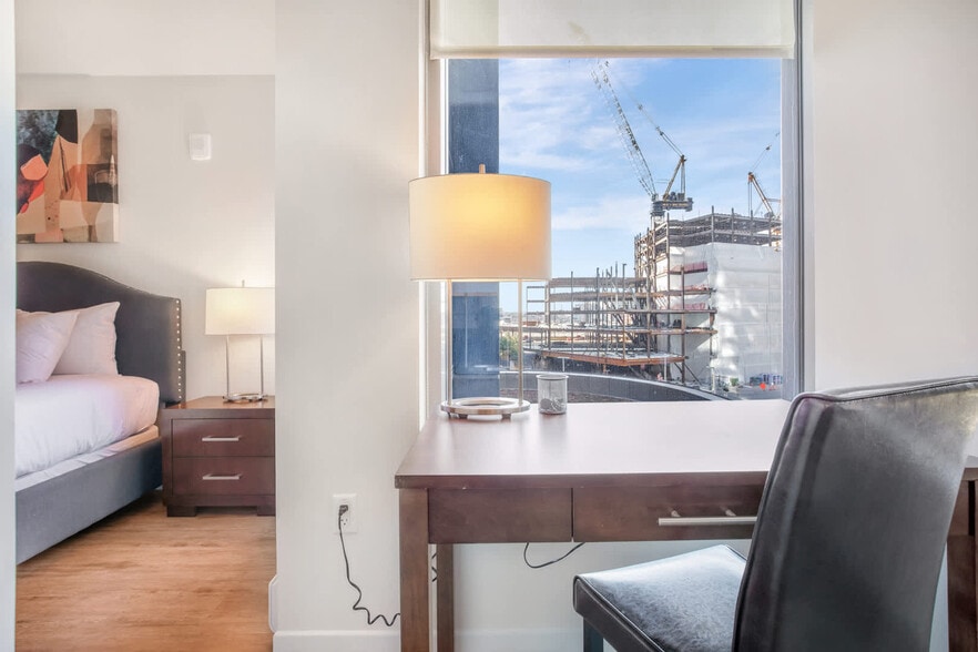 Building Photo - 131 Seaport Blvd