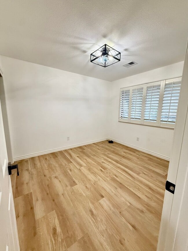 Building Photo - Don’t Miss This Beautiful 3-Bedroom + Office Gated Home!