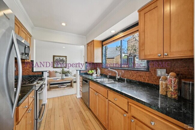 Building Photo - 4 Milland Ct