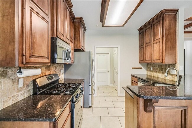 Building Photo - 2518 Date Palm Dr