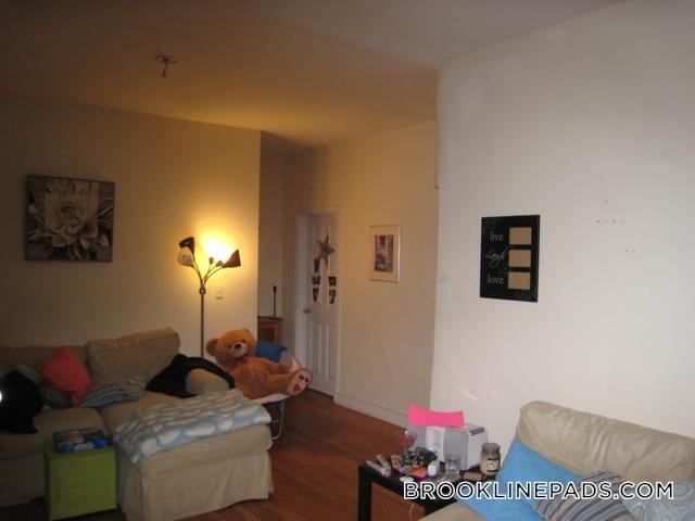 Building Photo - 316 St Paul St