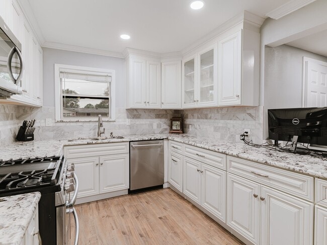 Building Photo - 3438 Princeton Dr