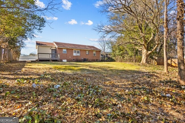 Building Photo - 1406 Columbia Dr