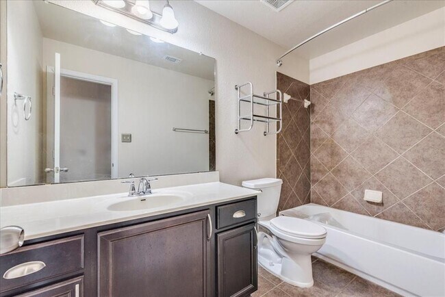 Building Photo - 711 Heritage Springs Trail