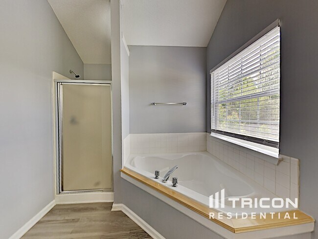 Building Photo - 1028 Maris Ln