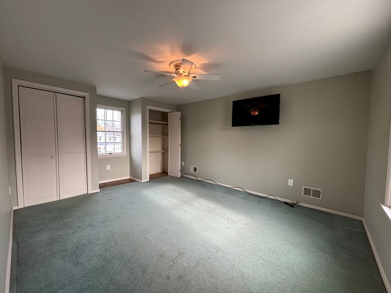 Building Photo - 434 W Inman Ave