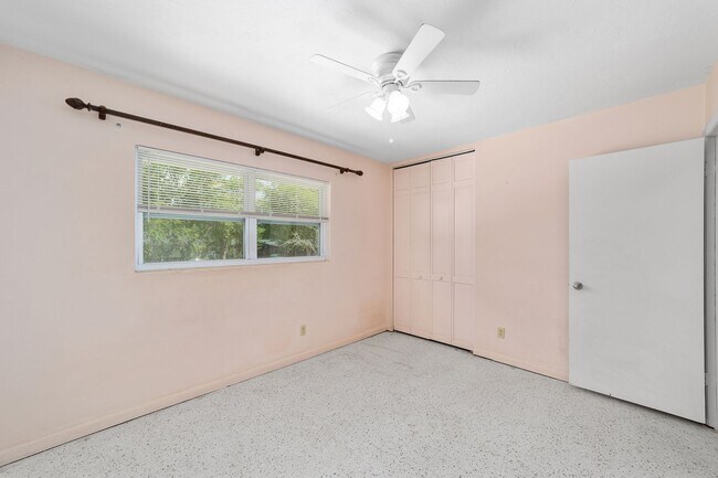 Building Photo - Beautiful 3/2 in Forest Ridge