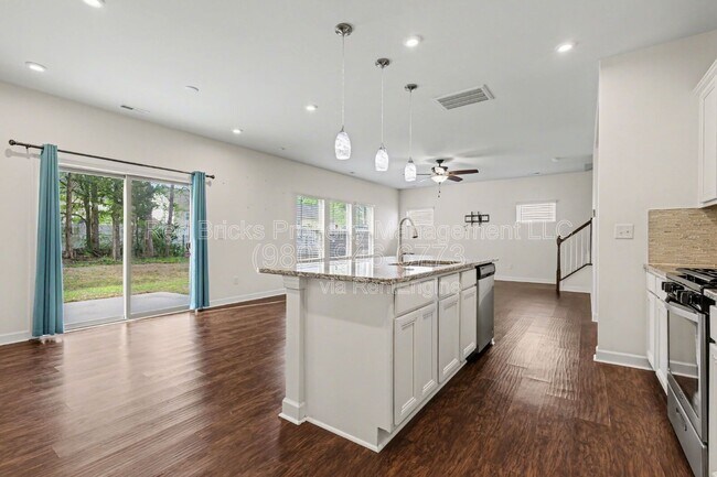 Building Photo - 11144 Comiskey Ln