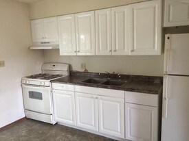 Building Photo - 780 Main St