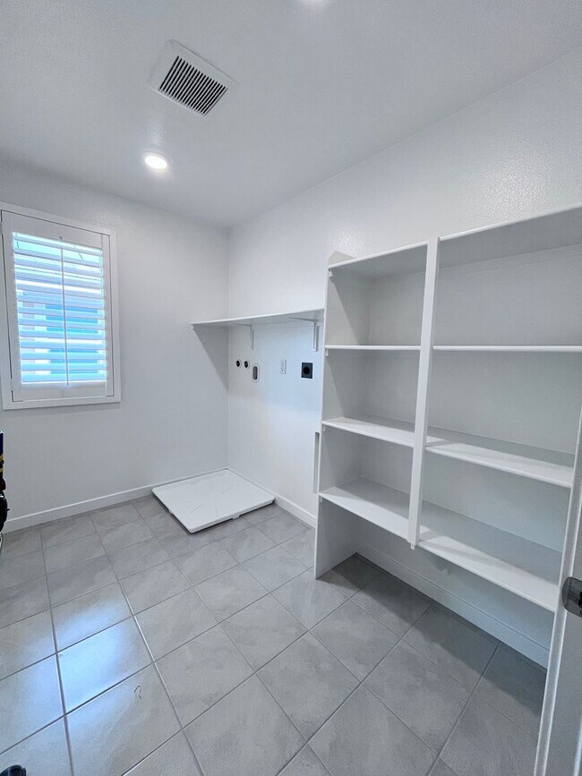 Building Photo - ***NEW BUILD IN LOMA LINDA***