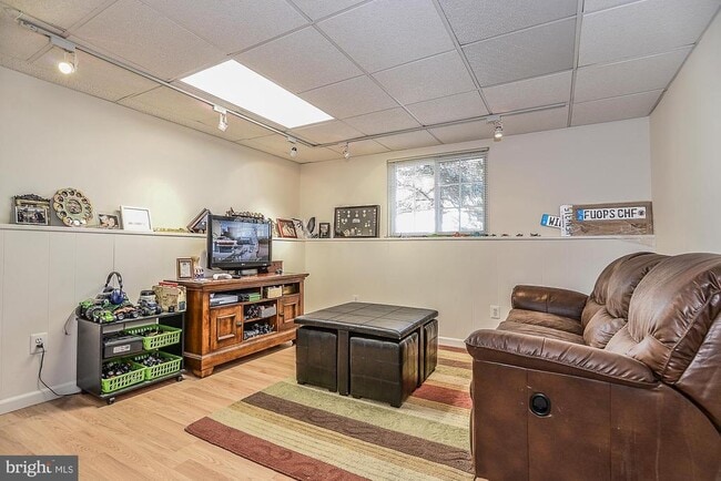 Building Photo - 8291 Raindrop Way