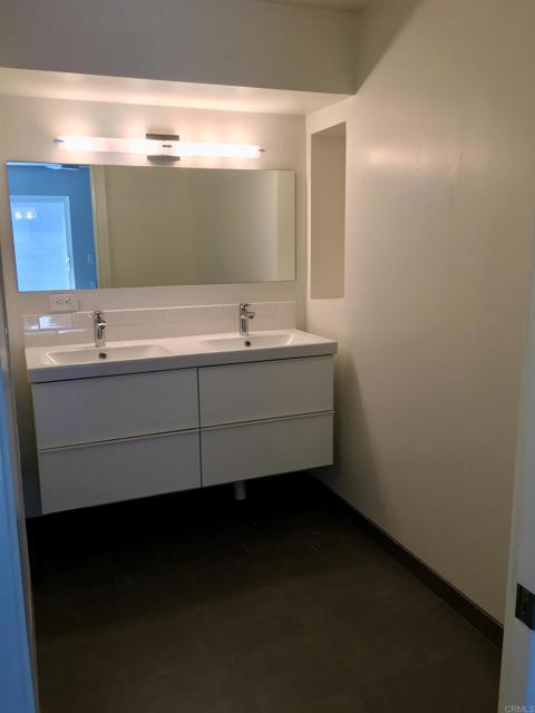 Building Photo - 148 Europa St