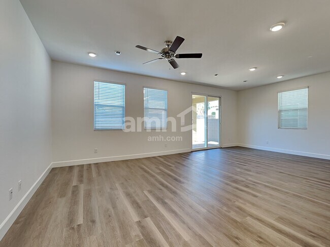 Building Photo - 9230 River Owl Ct