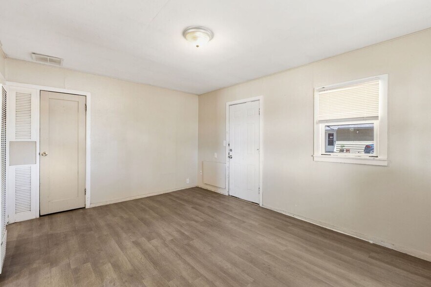 Building Photo - 207 N Santa Fe Ave