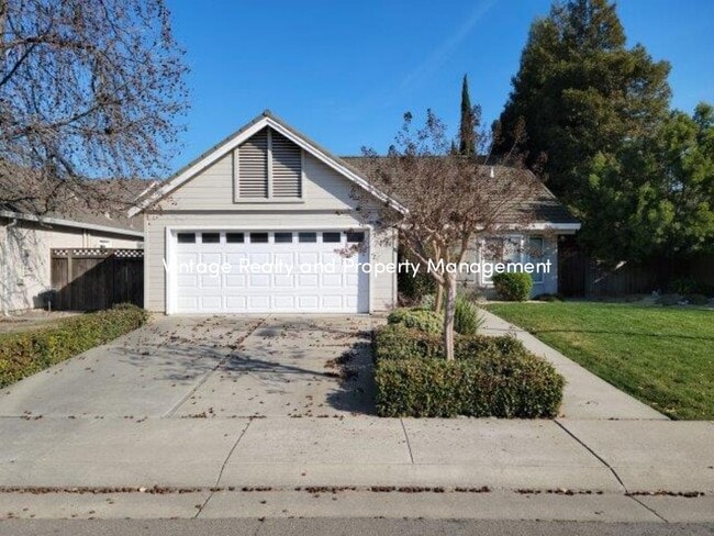 Primary Photo - Available Soon! Very Nice 3 Bedroom Home!!!