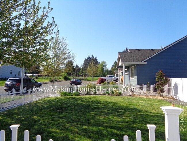 Building Photo - 405 Lavender St