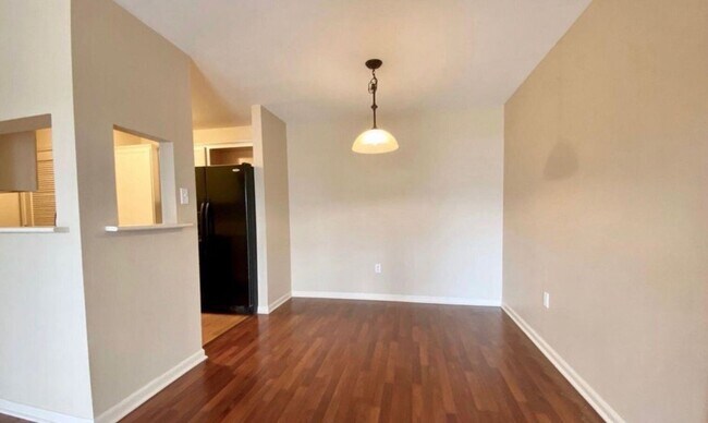 Building Photo - RENT RENTAL NEAR UL LAFAYETTE!