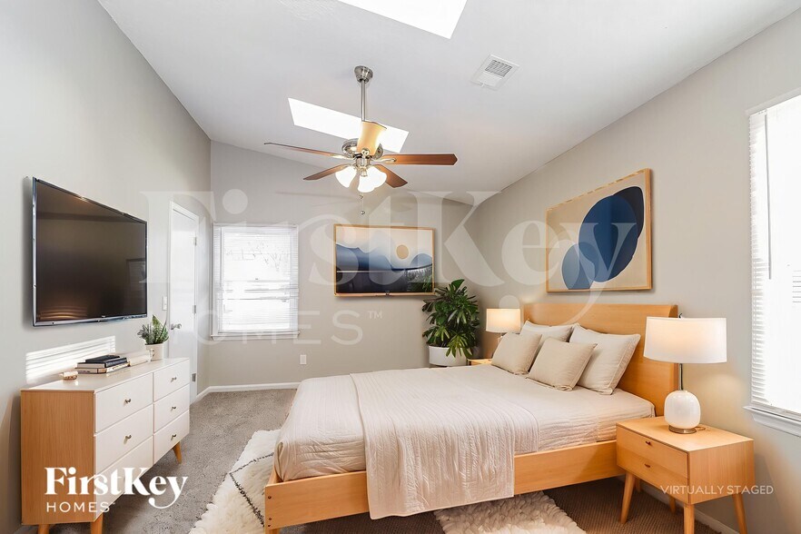 Building Photo - 5800 Old Meadow Rd