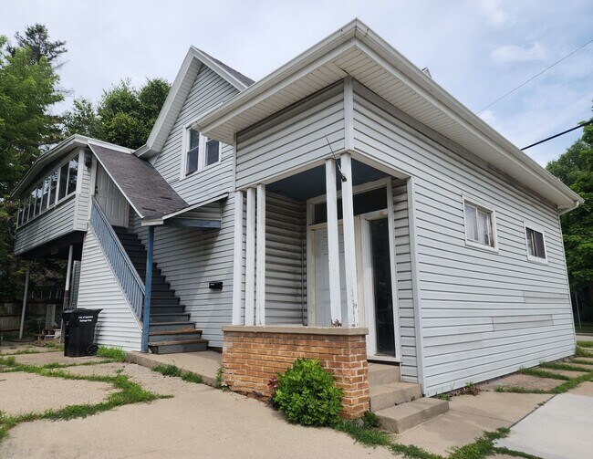 Primary Photo - 1300 W Prospect Ave