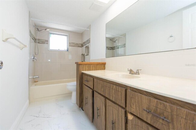 Building Photo - 8253 Redfield Dr