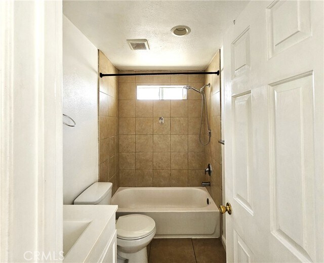 Building Photo - 656 W 21st St