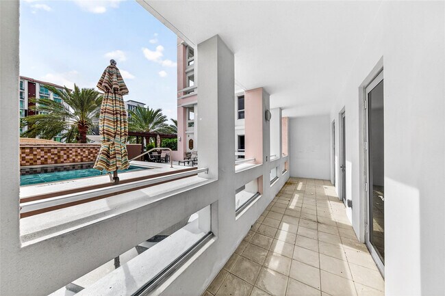 Building Photo - 455 E Palmetto Park Rd