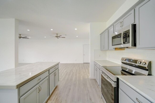 Building Photo - 117 Ori Ct