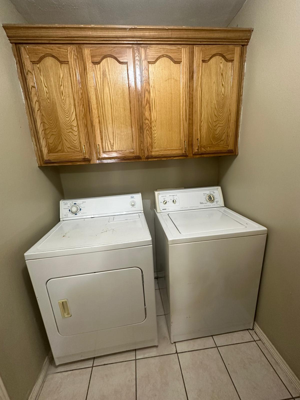 Building Photo - 1304 W Fig Ave