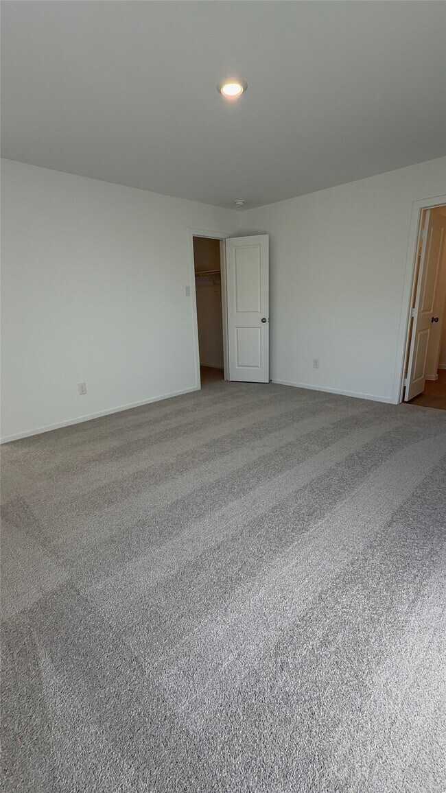 Building Photo - 331 Parkin Ct