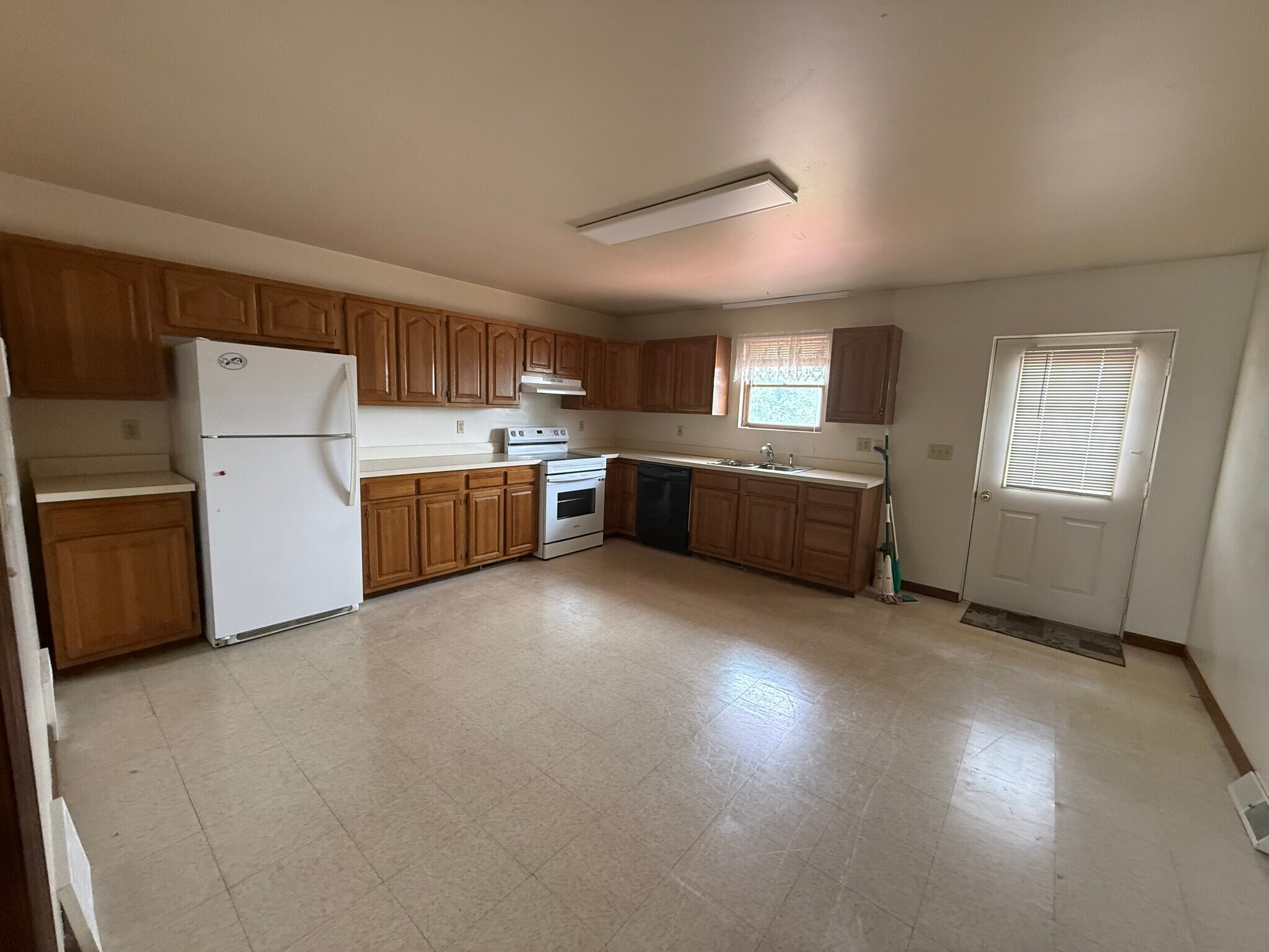Building Photo - 250 Galavotti Pl