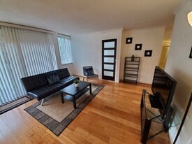 Building Photo - 1301 S Arlington Ridge Rd