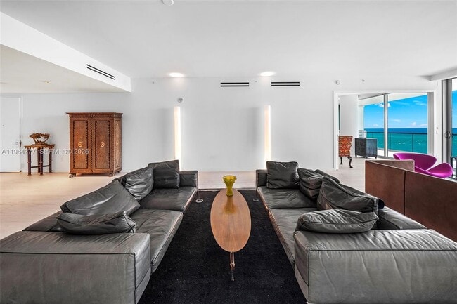 Building Photo - 10203 Collins Ave