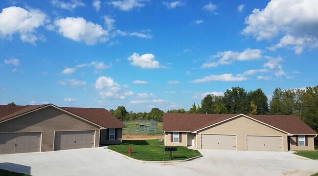 Building Photo - 633 Jamestown Dr