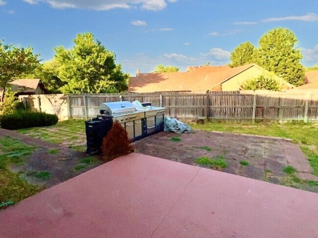Building Photo - 6809 S 29th W Ave