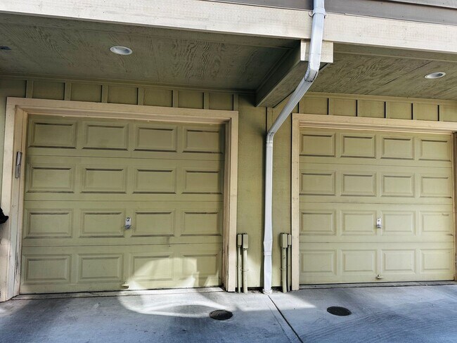 Building Photo - 306 N 138th St