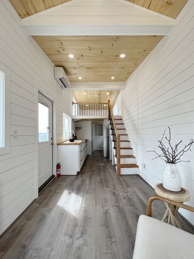 Building Photo - 14755 Armstrong Woods Rd