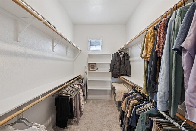 Building Photo - 6908 Empresa Dr