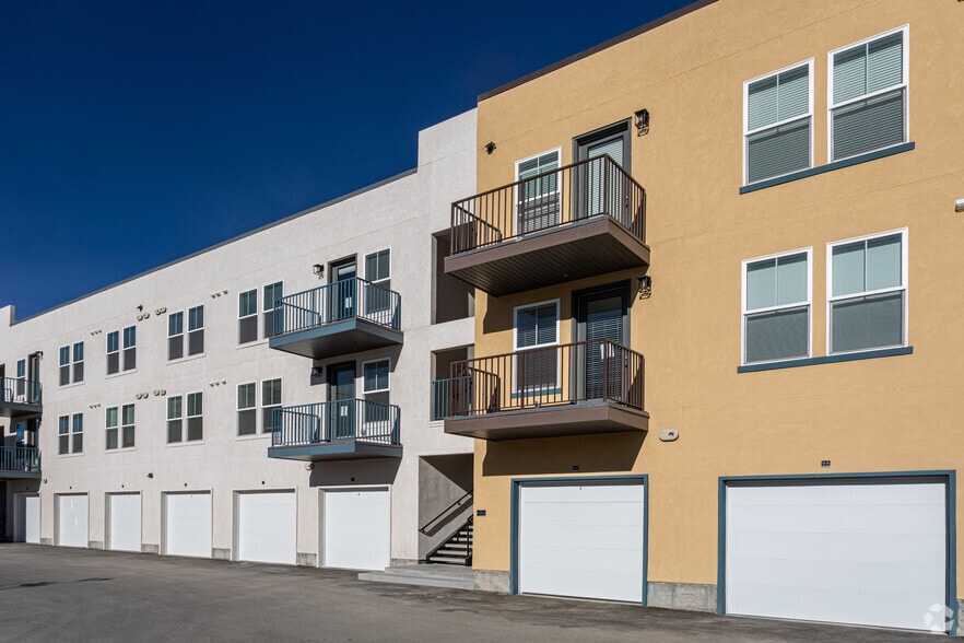 Garage Parking - Vida at Daybreak Phase 1
