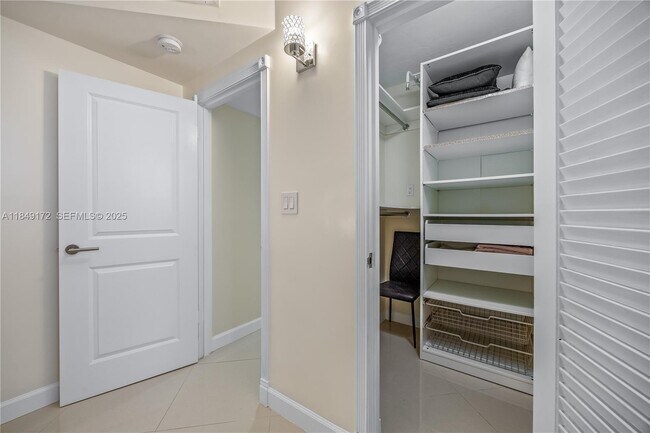 Building Photo - 3001 S Ocean Dr