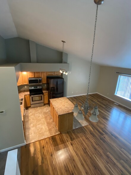 Building Photo - 2451 W Success Dr