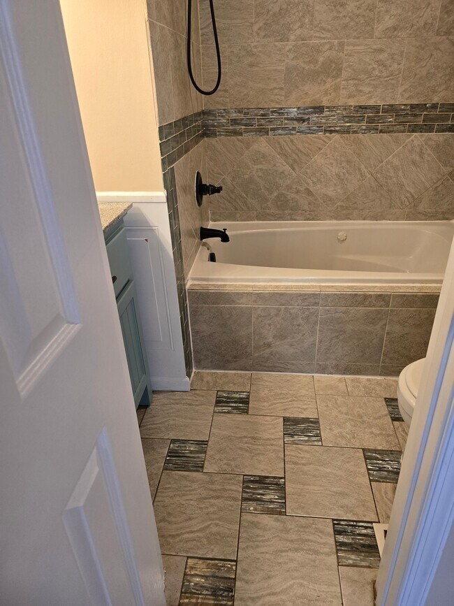 Building Photo - 40 Eagles Landing