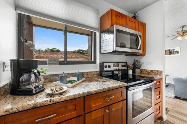 Building Photo - Kahana Manor #318 Furnished One Bedroom One Bath Unit